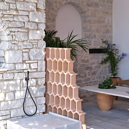 מלון Anchorage Paros Private Retreat